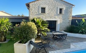 Jolie Maison En Pierres Avec Piscine Et Parking
